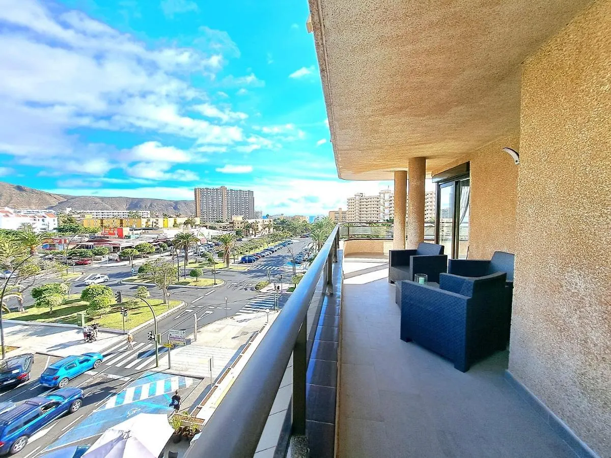 Newly Reformed 2 Bedroom Apartment In The Center Of Los Cristianos kontakter