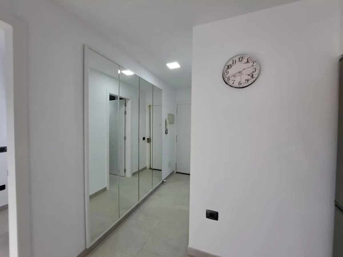 Newly Reformed 2 Bedroom Apartment In The Center Of Los Cristianos Spanien