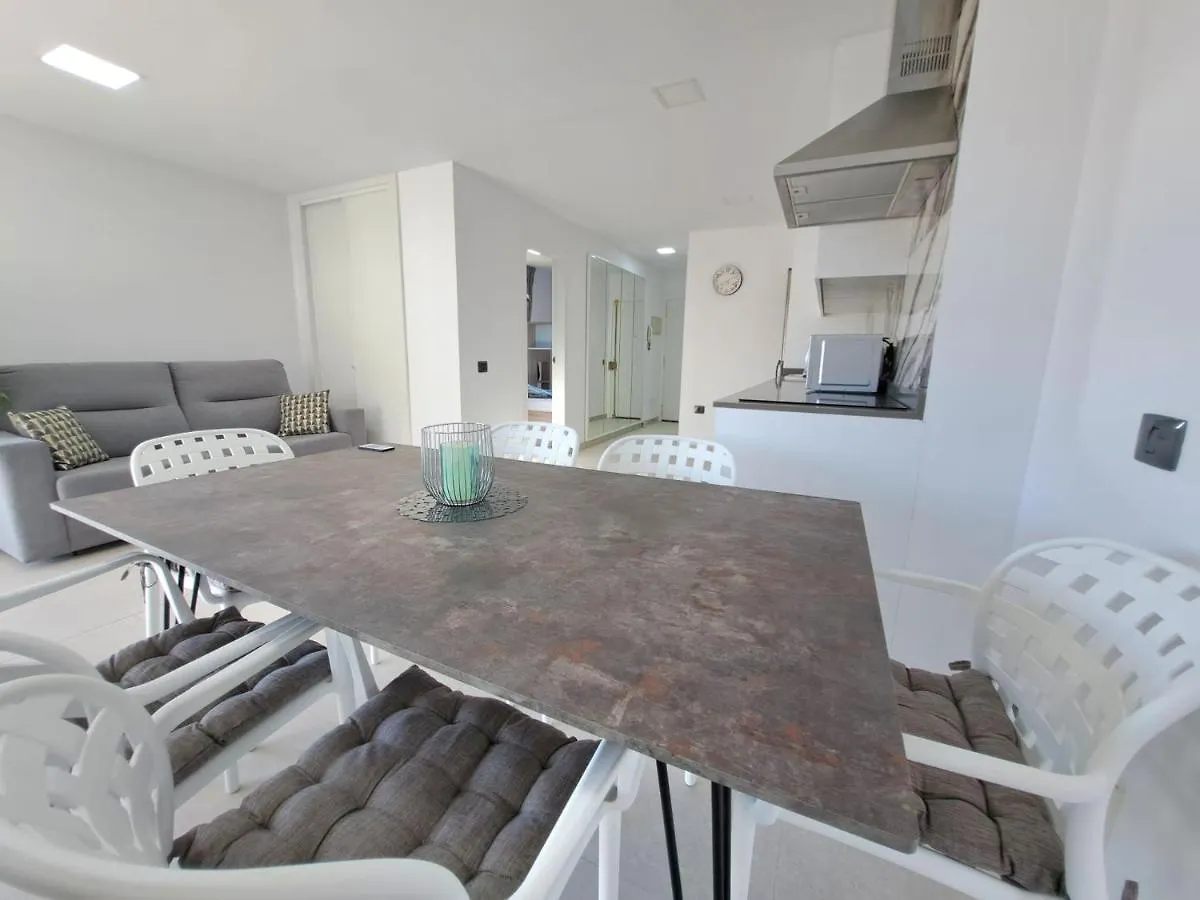 Newly Reformed 2 Bedroom Apartment In The Center Of Los Cristianos Los Cristianos (Tenerife)