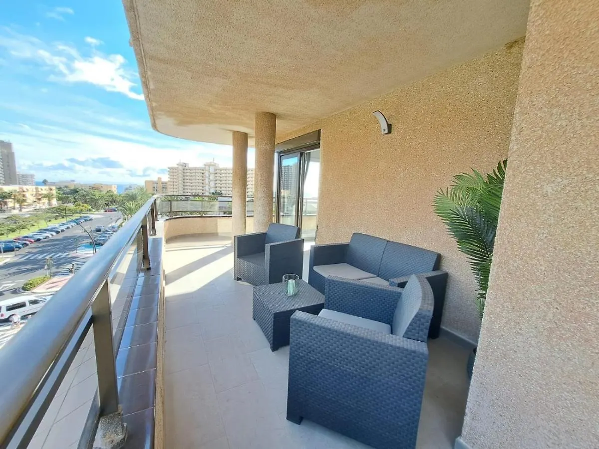 Newly Reformed 2 Bedroom Apartment In The Center Of Los Cristianos 스페인