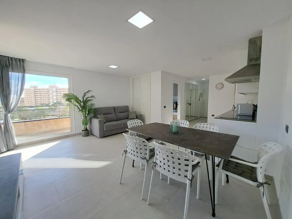 Newly Reformed 2 Bedroom Apartment In The Center Of Los Cristianos 0*, 로스크리스티아노스 스페인